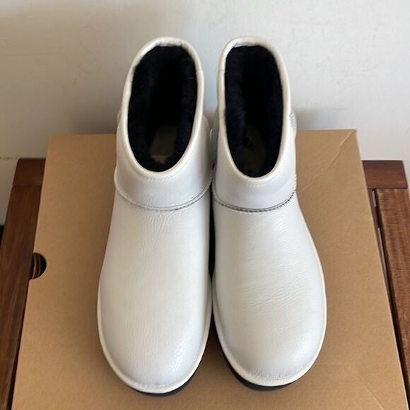 UGG Classic Mini Platform Ultra Matte White Women Size 11 - Picture 7 of 15